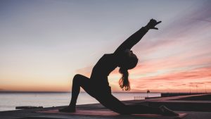 Pourquoi s'essayer au yoga ? Les raisons et bienfaits de cette pratique millénaire